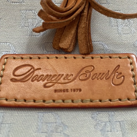 Authentic Dooney & Bourke Handbag - Picture 2 of 11